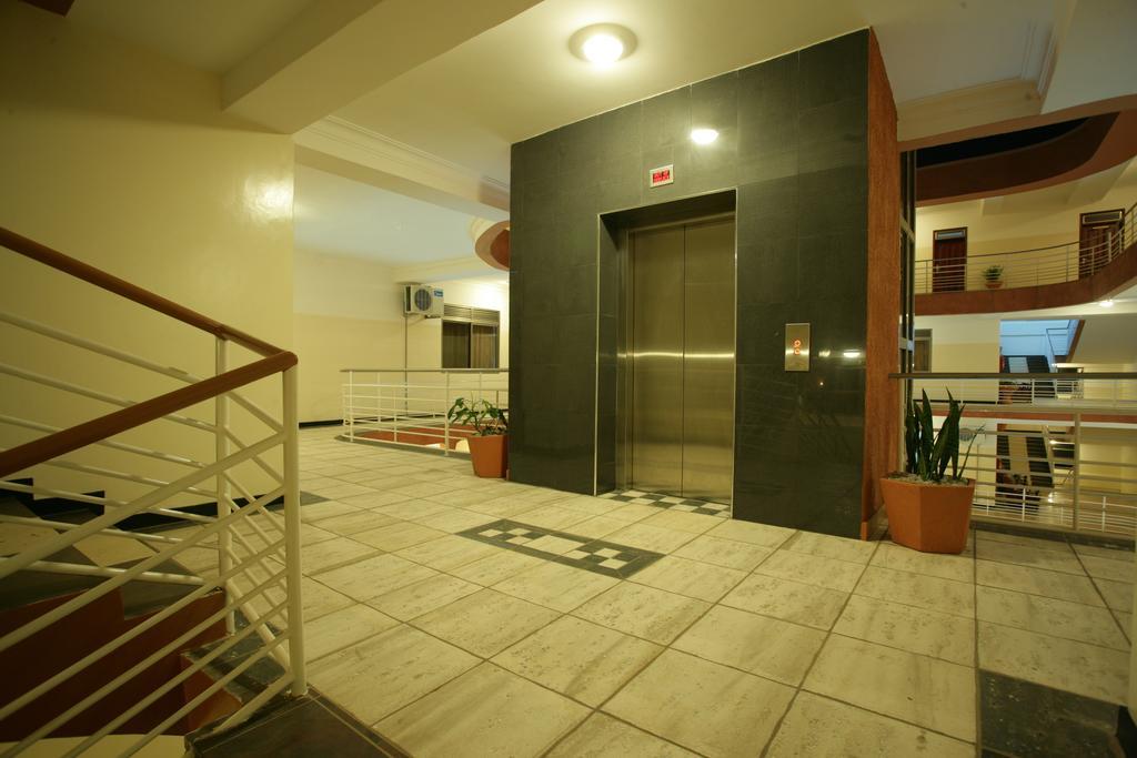 Hotel Triangle Καμπάλα Εξωτερικό φωτογραφία