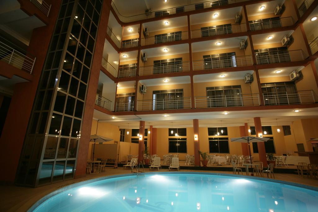 Hotel Triangle Καμπάλα Εξωτερικό φωτογραφία
