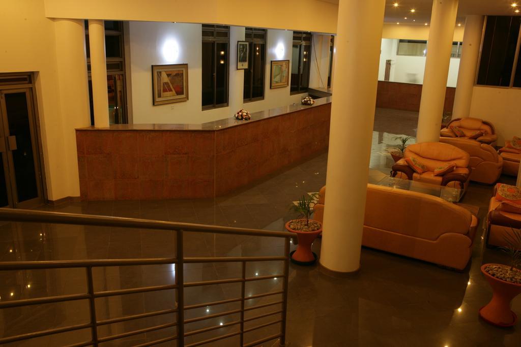 Hotel Triangle Καμπάλα Εξωτερικό φωτογραφία